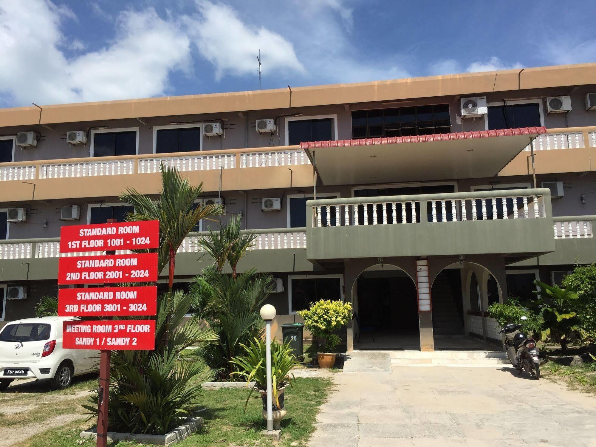 Sandy Beach Resort By Casa Loma Pantai Cenang  Exterior photo